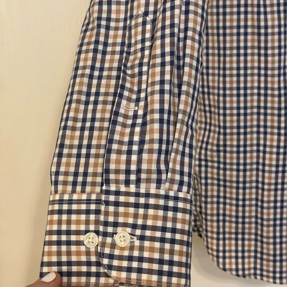Mens button down - Picture 2 of 6